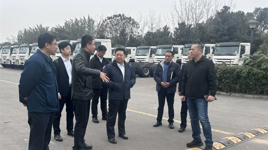 中國(guó)重汽集團(tuán)總經(jīng)理劉偉調(diào)研重汽綿專